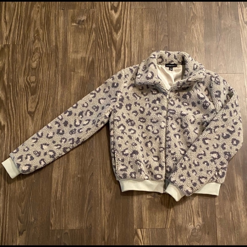 Beyond Yoga All Time Gray Leopard
Bomber Jacket